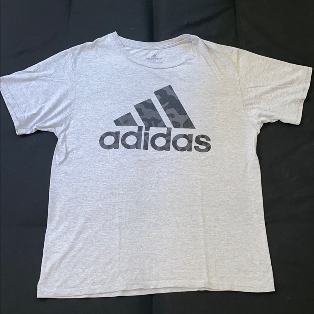 ◽️Gray Adidas Shirt ➿